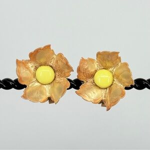 Vintage Yellow Center Flower Clip-On‎ Earrings